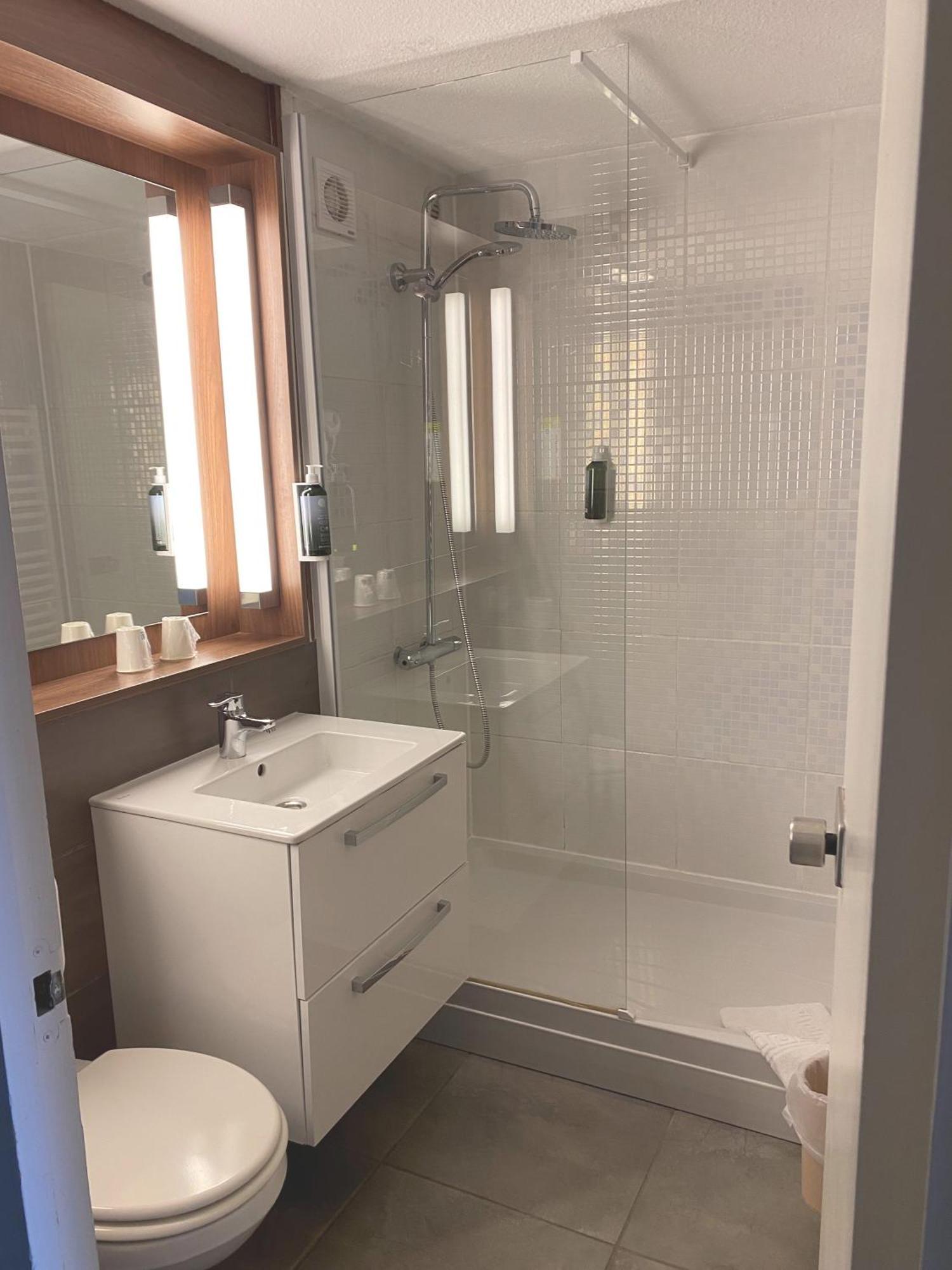 Brit Hotel Confort Nancy Luneville Phòng bức ảnh